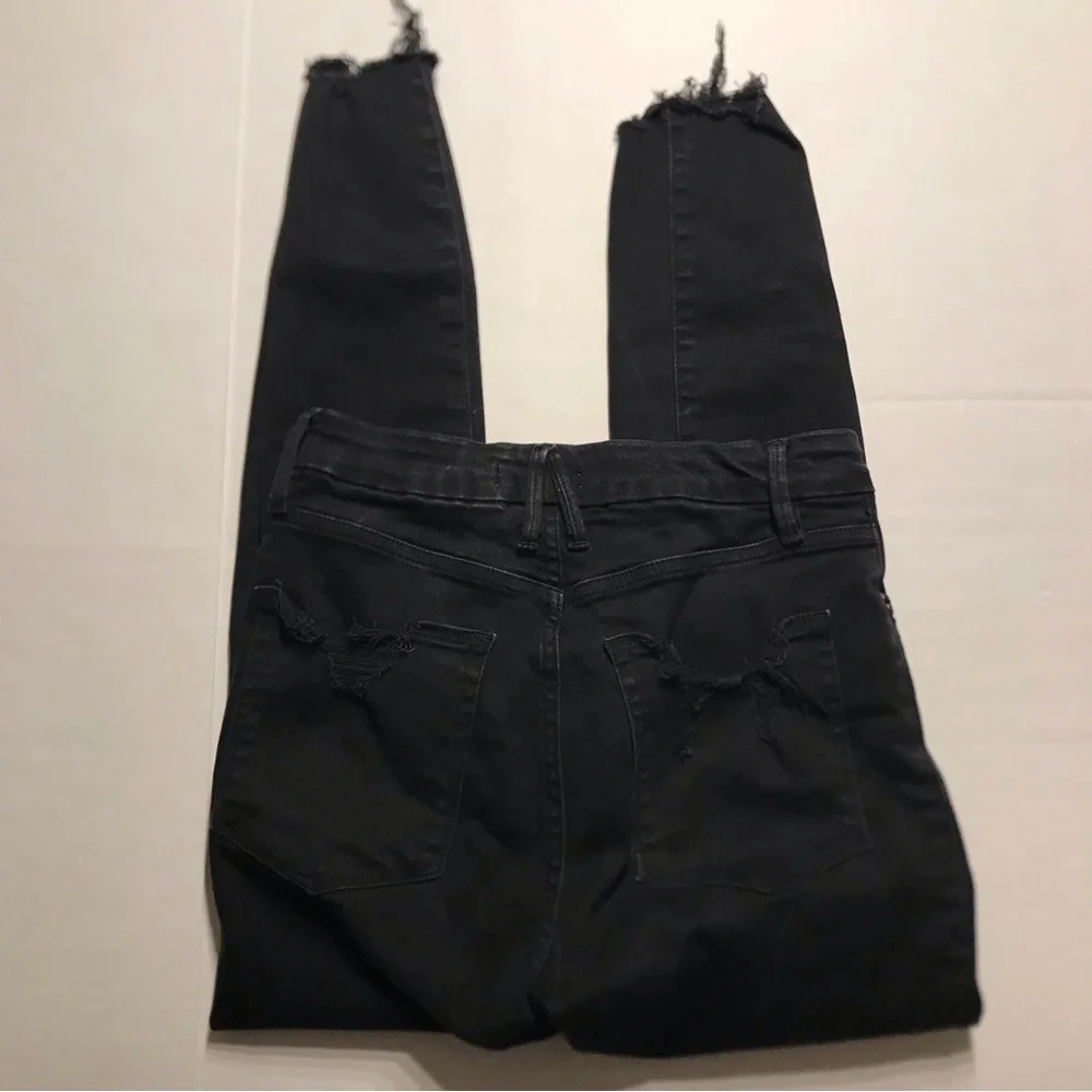 Good American Good Waist Crop Raw Step Hem Black Jean Size 6/28 - Picture 7 of 10